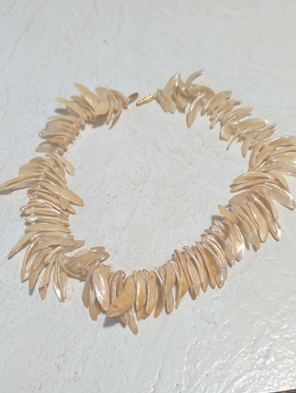 Shell Petal Statement Necklace - Cream